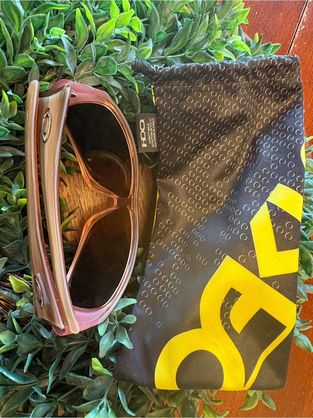 Oakley Riddle Brown Rose Tinted Shield Sunglasses Active Wear - Picture 5 of 5